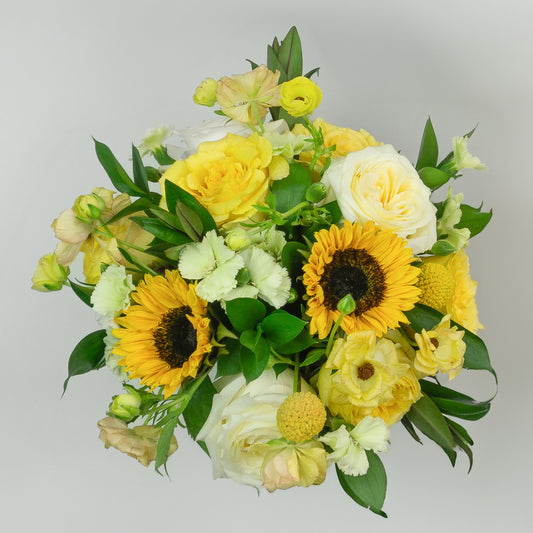 Yellow Monochromatic Handheld Bouquet